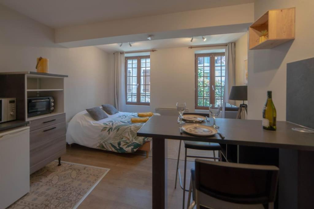 Le Beau Chardonnay, Au Coeur De Apartment Chablis